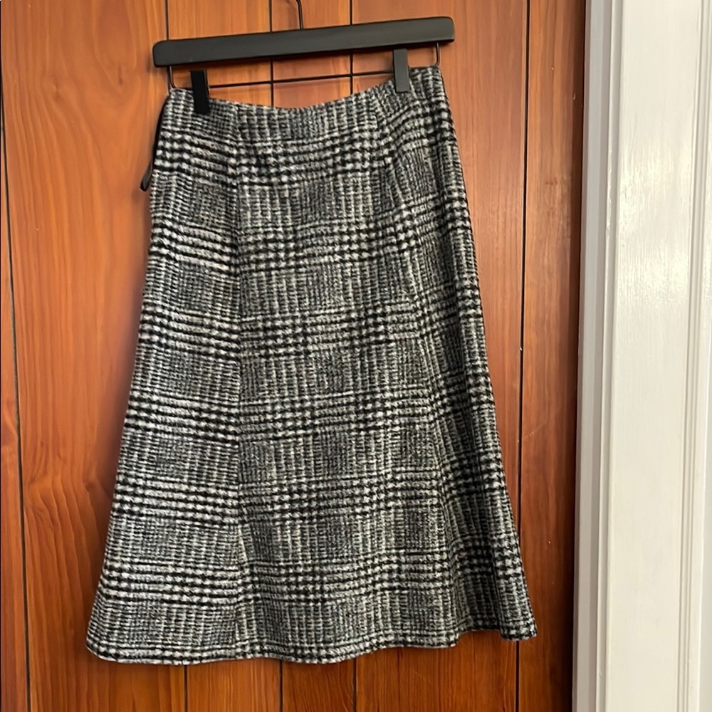 Classic Black and White Plaid Women's wool Skirt